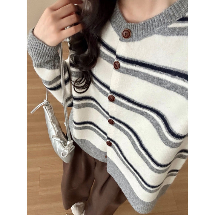 Dame fashionable knap cardigan med stribet mønster Stilla