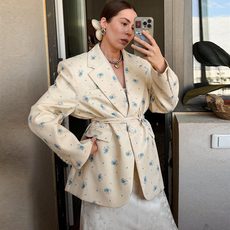Dame Mode Oversized Blazerjakke med Taljebælte og blomsterdetaljer Stilla