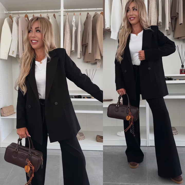 Kvinders elegante og afslappede buksedragt med brede ben og blazer Skovae