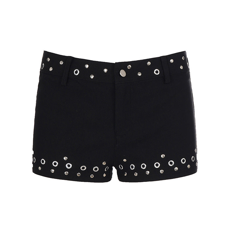 Dame shorts i urban stil med metal nitteapplikationer Skovae