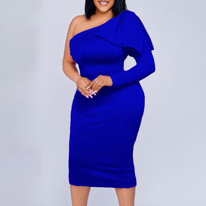 Dame pencil dress med asymmetrisk design og elegant drapering Stilla