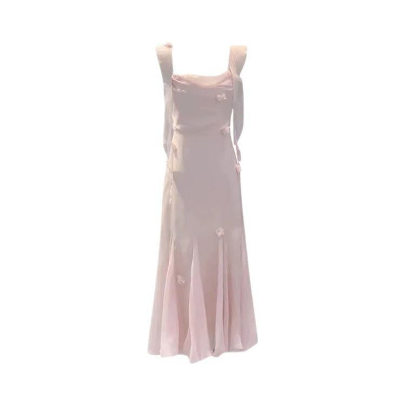 Femme Elegante Lang Slipkjole med Floralpynt Stilla