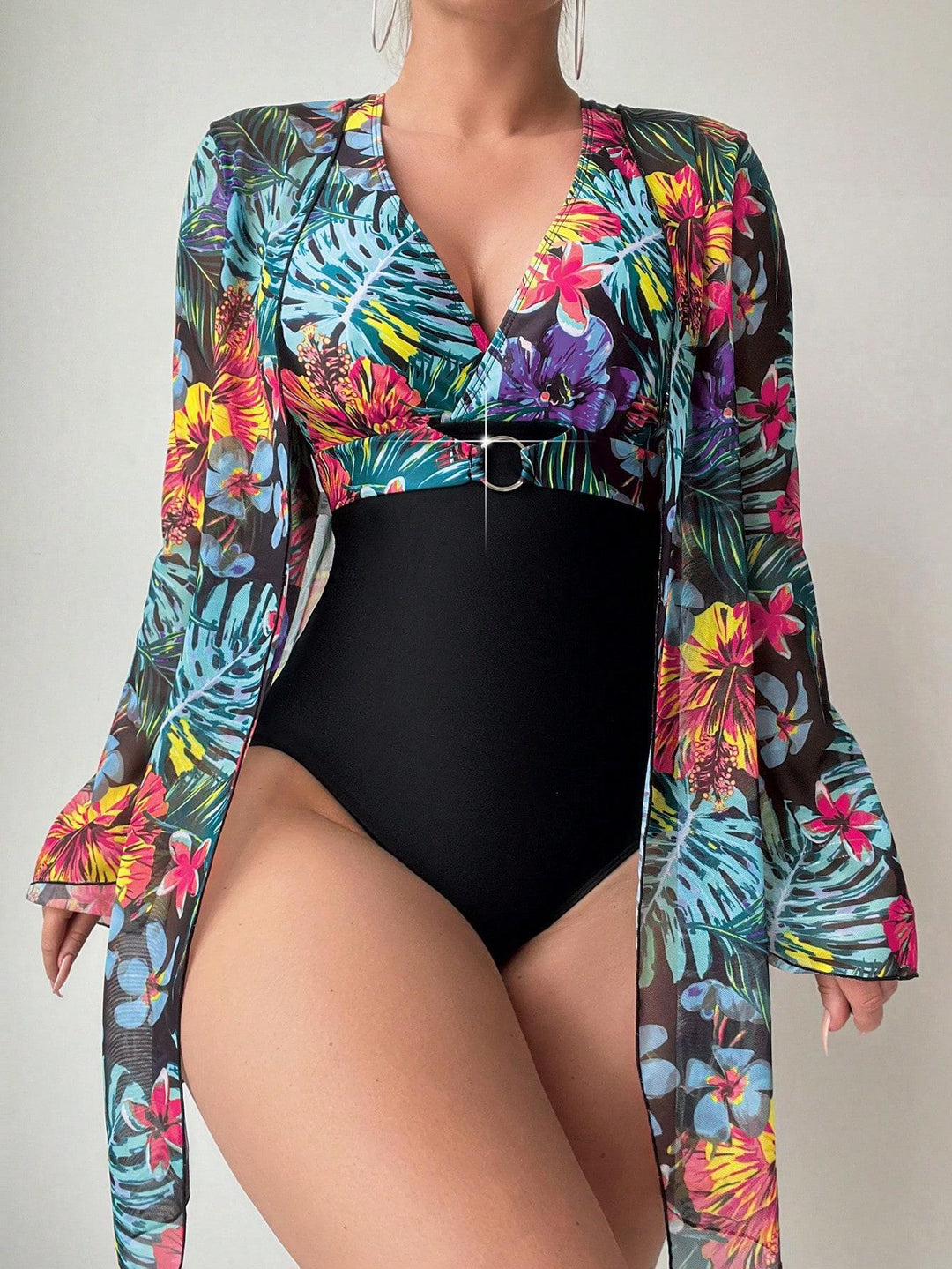 Dame Én-delt Badedragt med gennemsigtig Kimono og fashionable detaljer Stilla