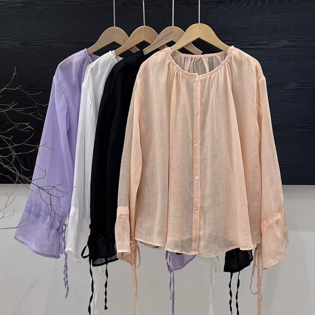Femme Let Button-Up-Bluse med justerbare bindebånd Stilla