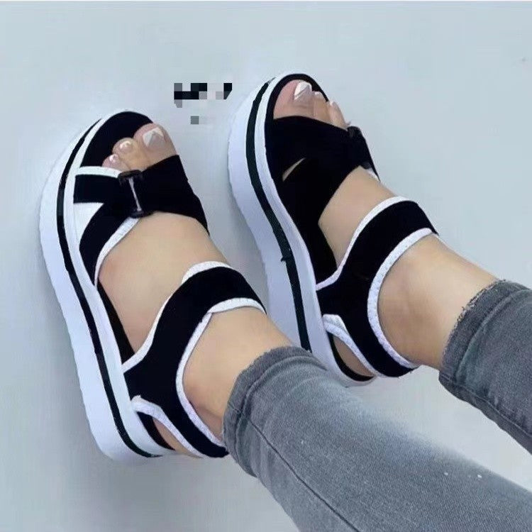 Dame Komfortable Plateau-Sandaler med elastiske remme og ergonomisk fodseng Stilla