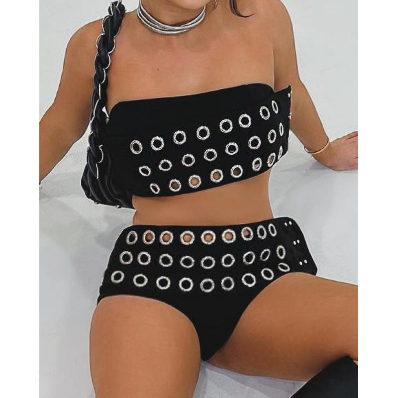 Damen modischer Minirock mit asymmetrischem Schnitt und metallischen Details Skovae