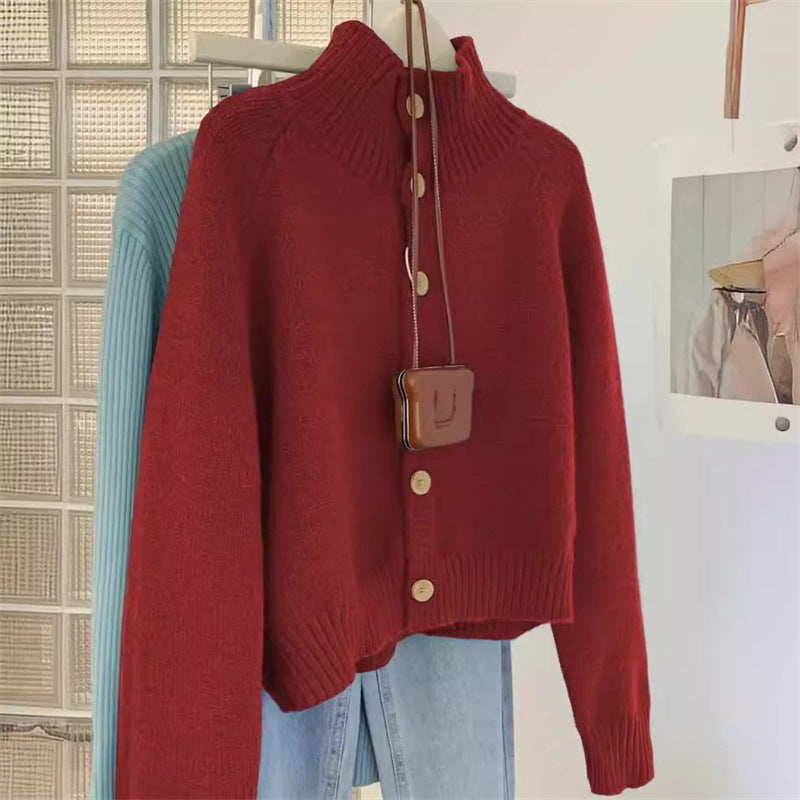Kvinders cardigan med høj krave og store træknapper Stilla
