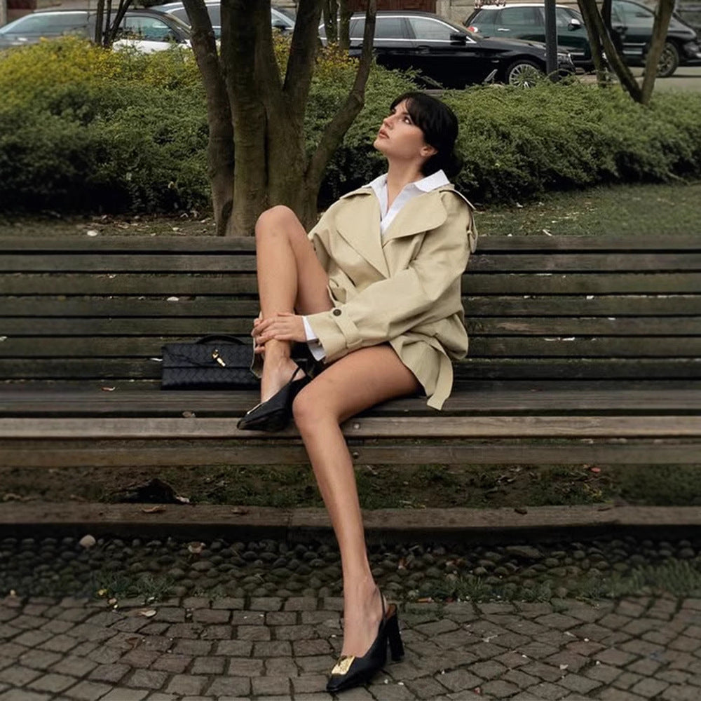 Dame mode Trenchcoat-jakke med taljerbar bælte og elegant snit Stilla