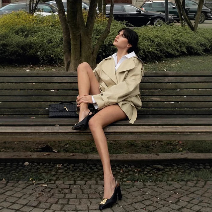 Dame mode Trenchcoat-jakke med taljerbar bælte og elegant snit Stilla