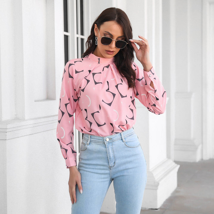 Damebluse med moderne geometrisk design og afslappet snit Stilla