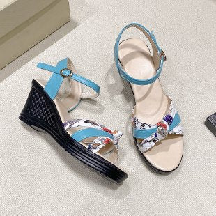 Dame wedge-sandaler med fasionabel remdesign og polstret fodseng Stilla
