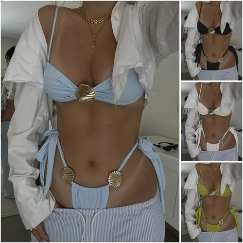 Dame triangel-bikini med gyldne muslingedetaljer skovae