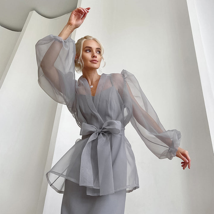 Dame Transparent Chiffonjakke med forseggjorte pufærmer og elegant bælte Stilla
