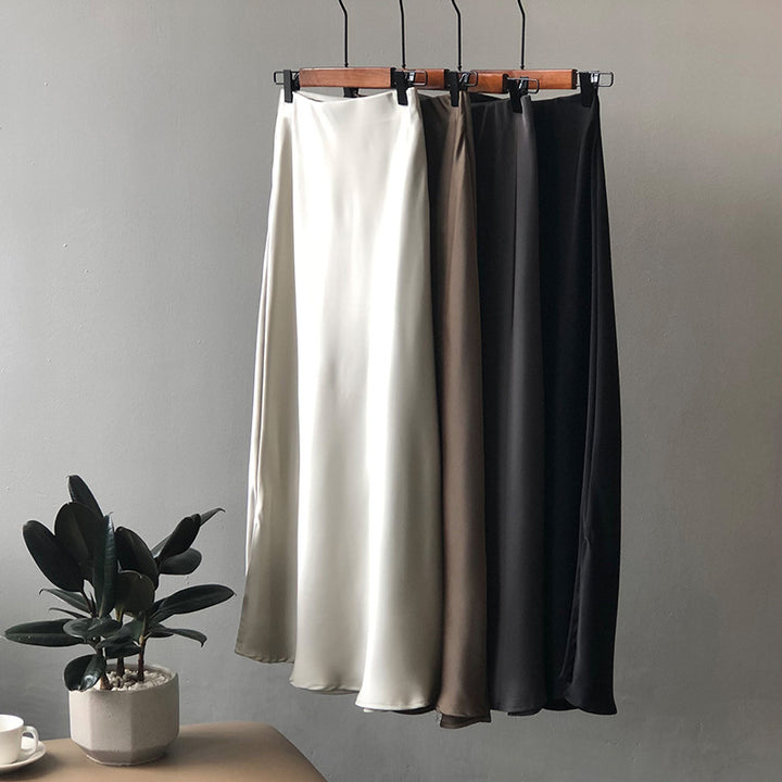 Dame elegant Maxikjole i flydende satin med høj talje og bred pasform Stilla