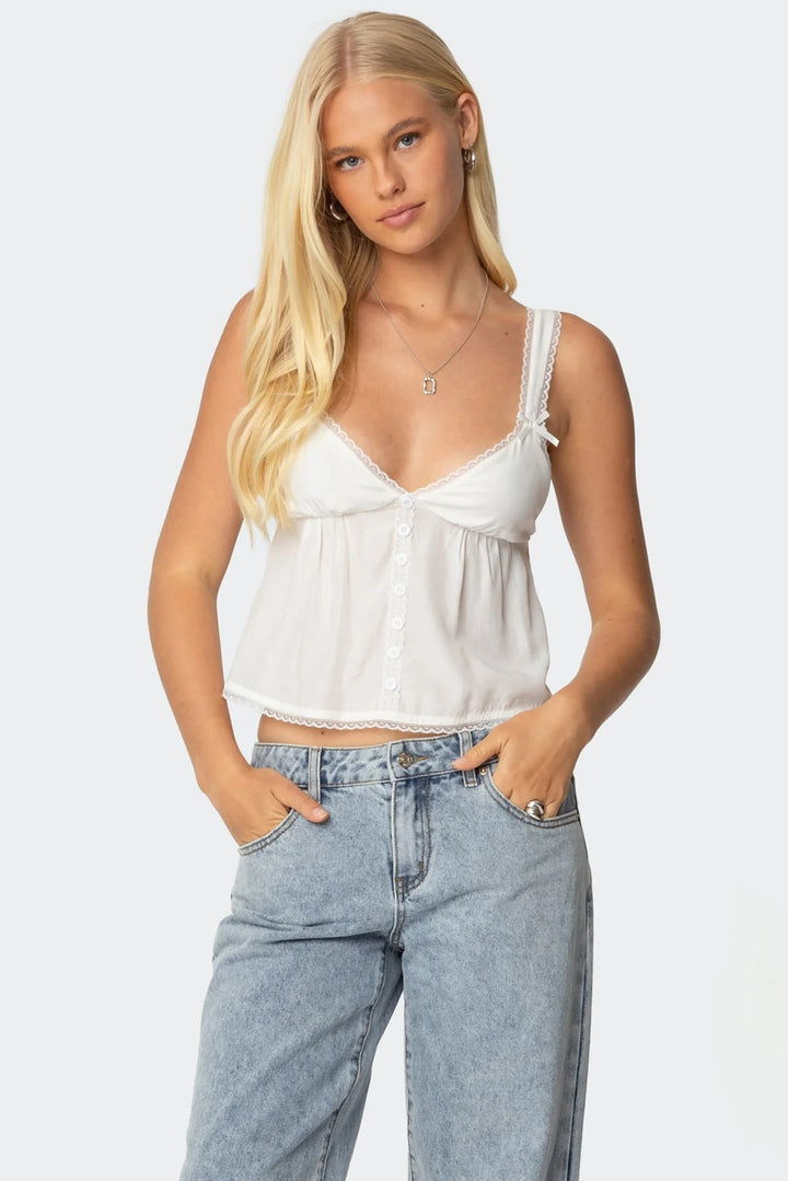 Dame Crop-top i fin bomuld med dekorative knapdetaljer Skovae