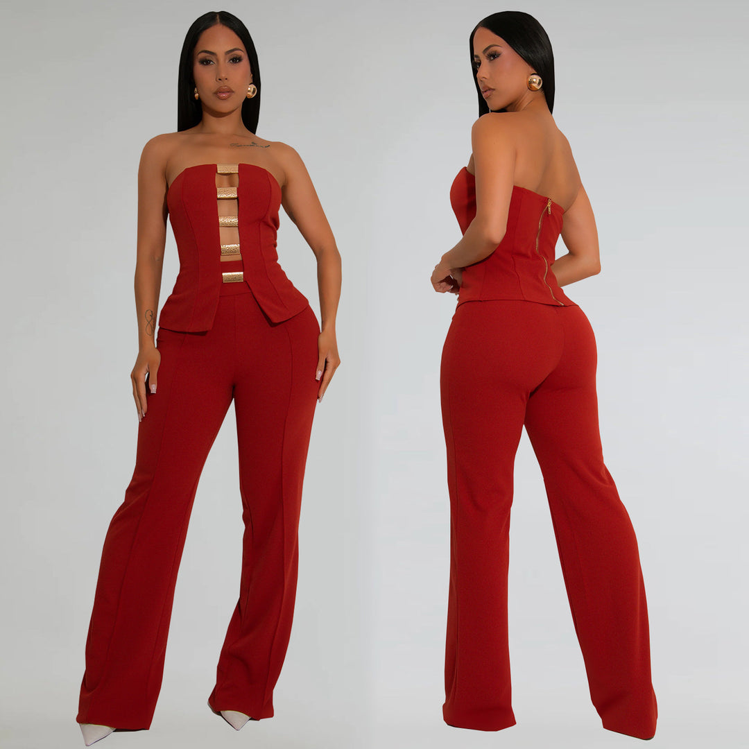 Dame strapless jumpsuit med dekorativ udskæring og tætsiddende snit Stilla