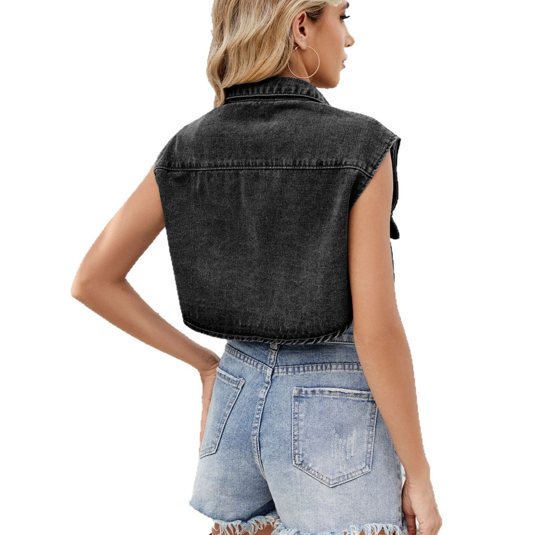 Damejeansvest i moderne cropped-design med praktiske lommer Stilla