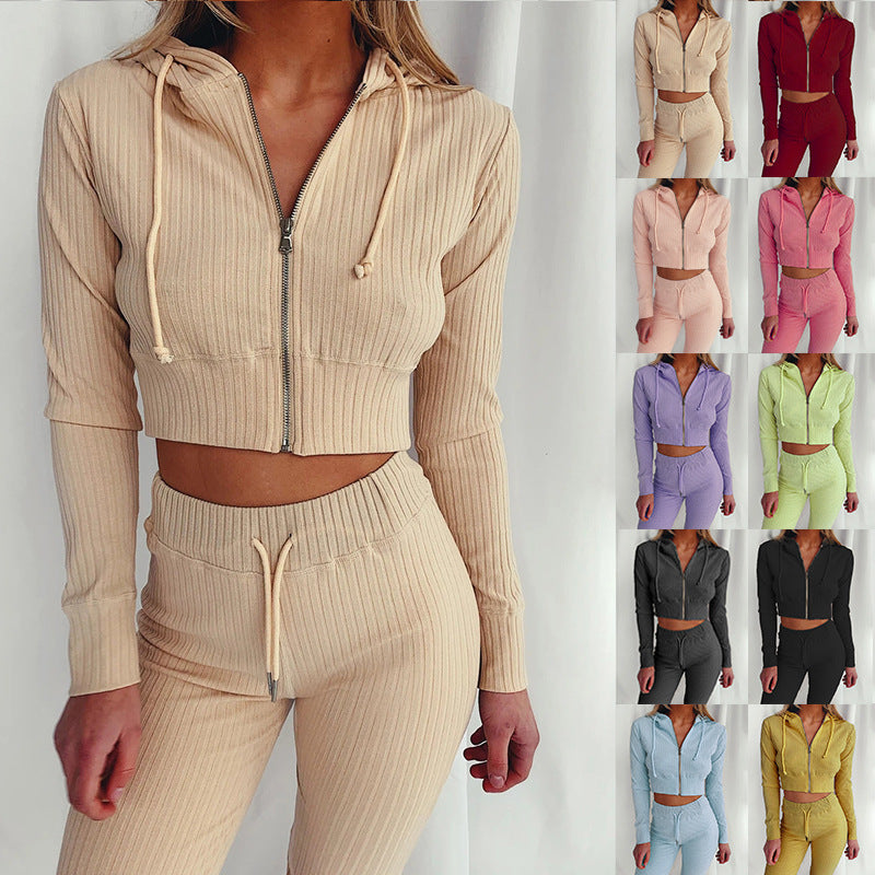Kvinders sporty cropped hoodie sæt med fint rib design og høj bærekomfort Stilla
