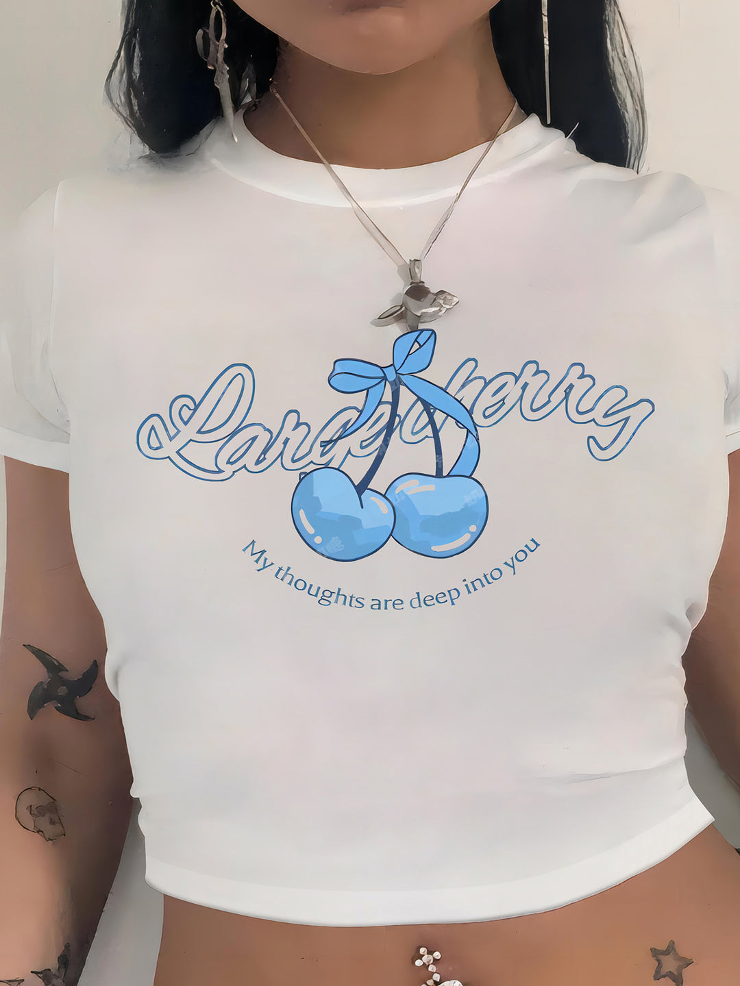 Dame Crop-T-Shirt med frugtagtig kirsebærdesign og løs pasform Skovae