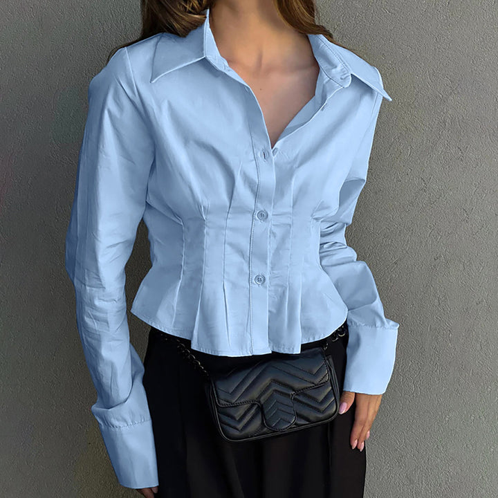Dame figurtilpasset blusestil med elegant taljering Stilla
