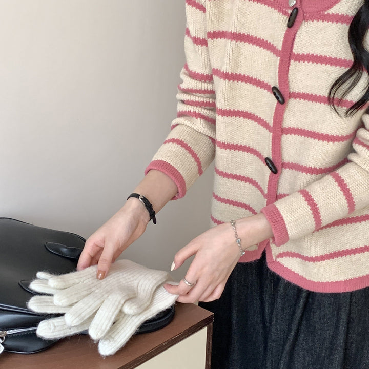Dame cardigan med stribet design og elegante knapdetaljer Stilla