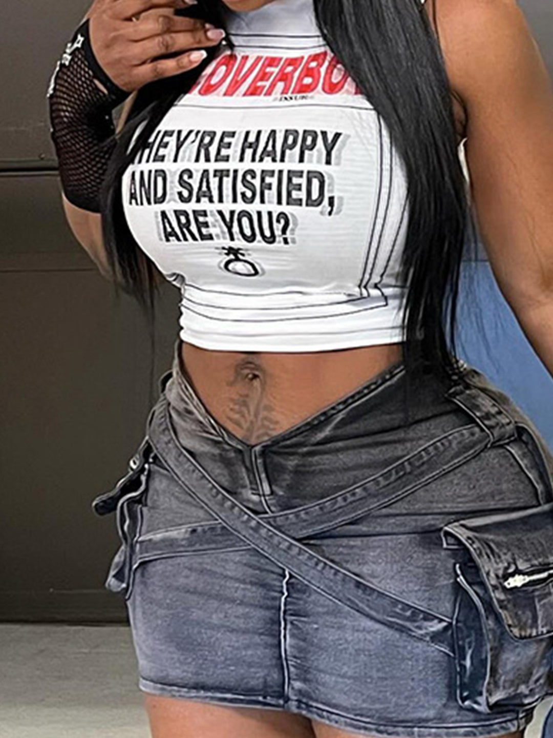 Dame crop-top med kreativt print og afslappet pasform Skovae