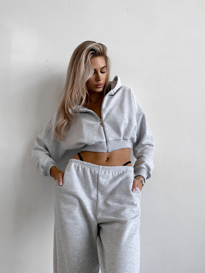 Kvinders komfortable og trendy cropped hoodie med en løs pasform og elastiske bukser Skovae