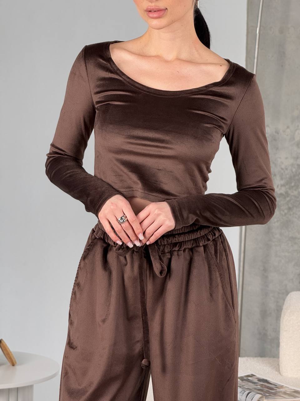 Kvindernes cropped langærmet lavet af blød velour Skovae
