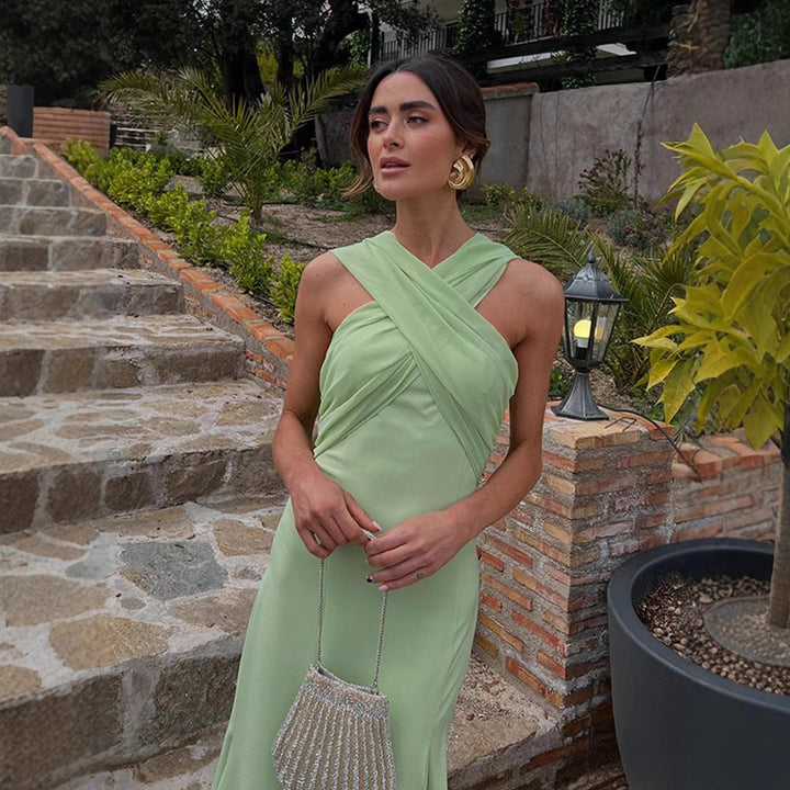 Dame Maxi-kjole med smart vikledesign og elegant flæse Stilla