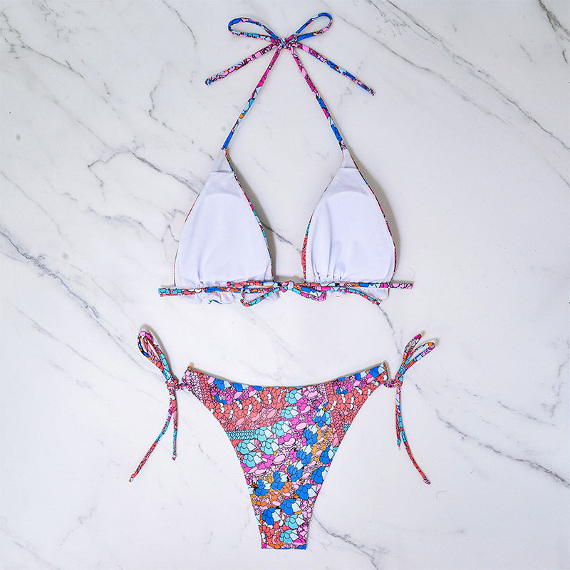 Dame triangel-bikini-sæt med legende blomsterdesign og justerbare bindebånd Stilla