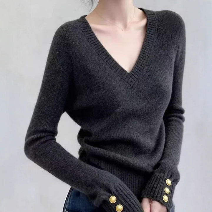 Dame fin V-hals sweater med elegante knapdetaljer Stilla