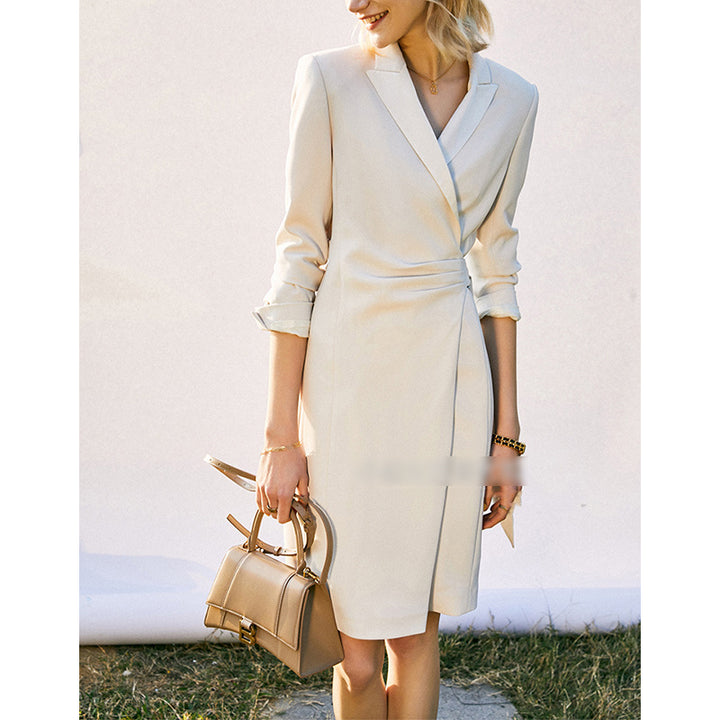 Dame wrap kjole med elegant V-hals og feminin silhuet Stilla