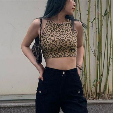 Dame Crop-Top med trendy leopardmønster og smalle stropper Skovae