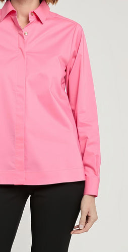 Dame Kvalitets bomuldsbluse med elegante knapdetaljer og figursyet snit Stilla