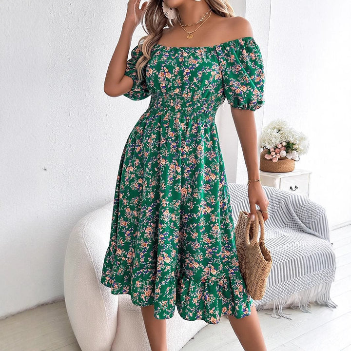 Dame Off-Shoulder Sommerkjole med Rynk og Volantærmer Stilla