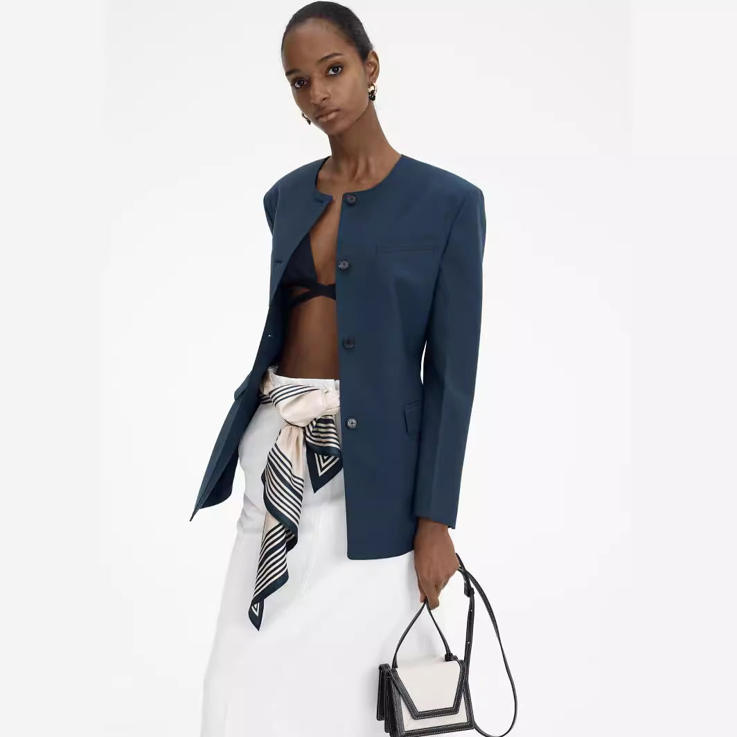 Dame skræddersyet blazer med moderne ståkrave og elegante knapdetaljer Stilla