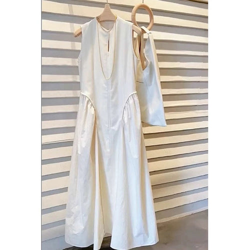 Dame Maxikjole med svingende skørt og elegant krave Stilla