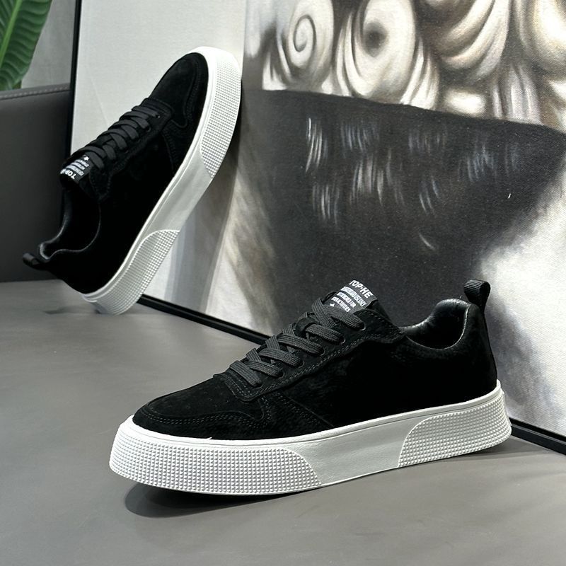 Dame Behagelige Sneakers lavet af kvalitets ruskind med skridsikker sål og fugtregulerende indersål Stilla
