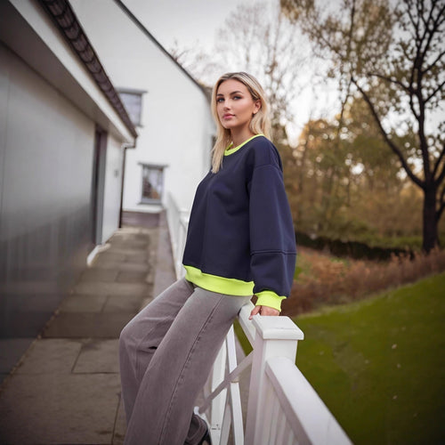 Kvinders afslappede sweatshirt med kontrasterende manchetter og moderne skæring Stilla