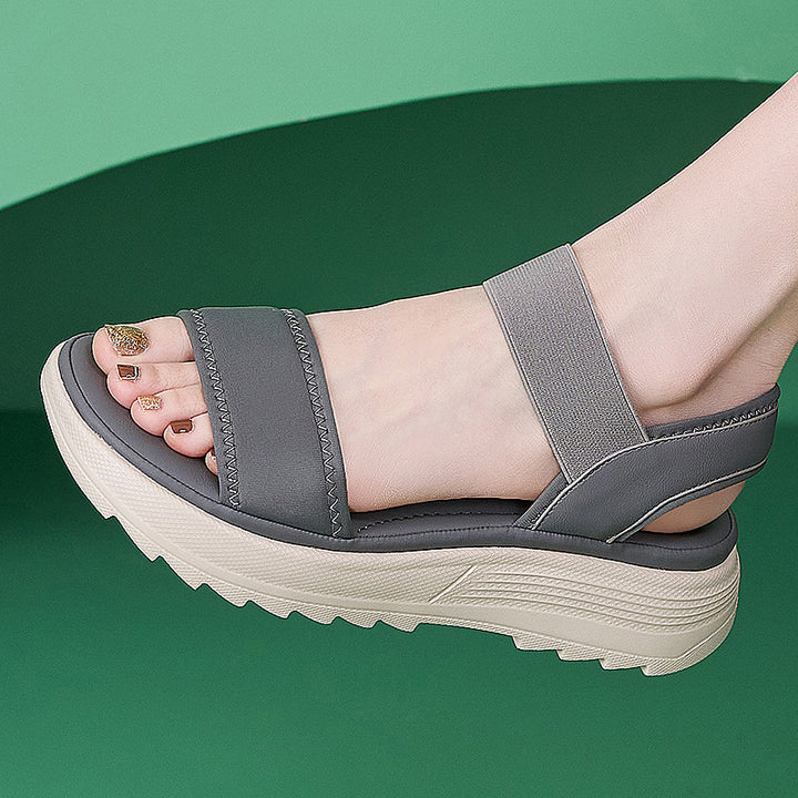 Dame sandaler med anatomisk formet sål og bred rem Stilla