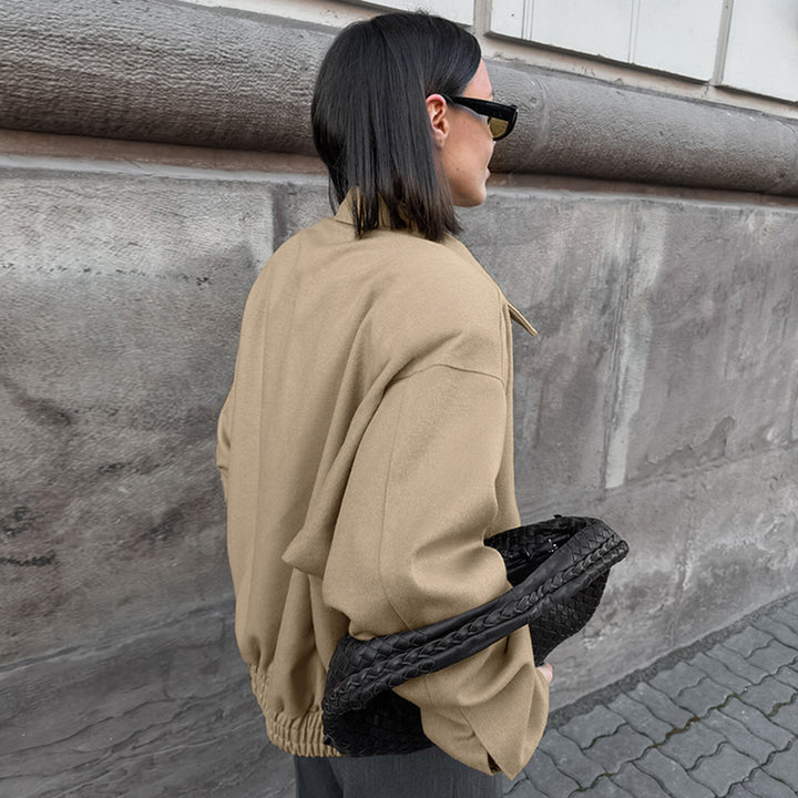 Dame Oversized Læderjakke med høj krave og praktiske lommer Stilla