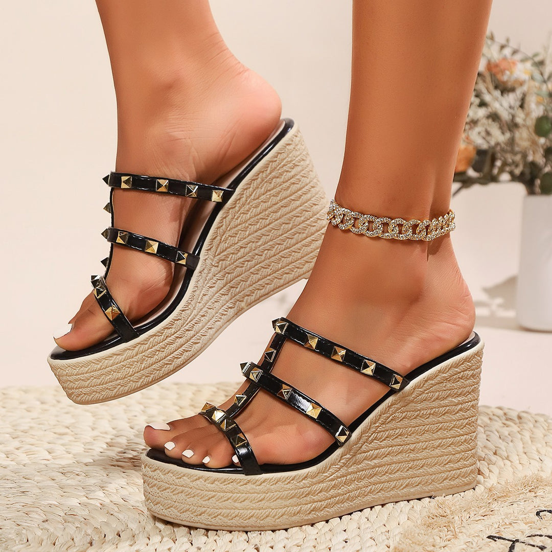 Dame Wedge-sandaletter med elegant remdesign og luksuriøse metalldetaljer Stilla