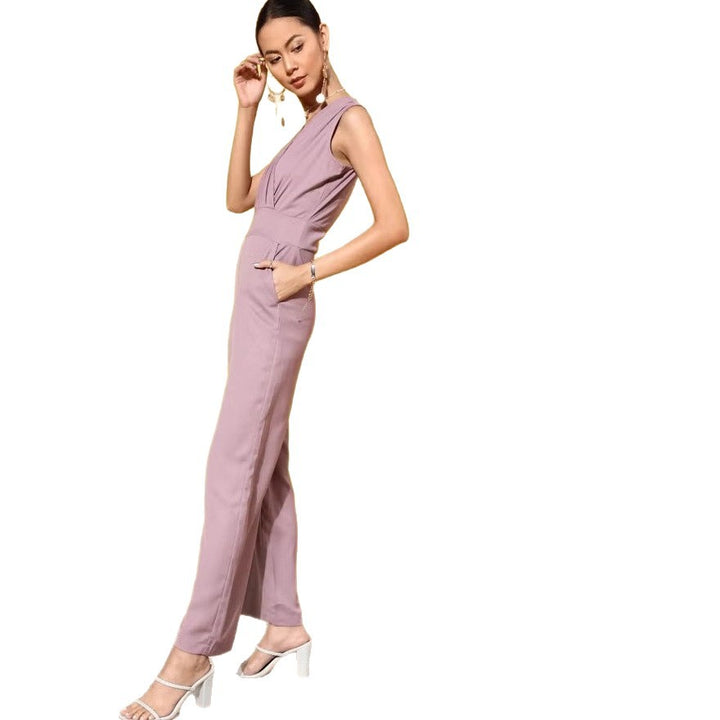 Dame jumpsuit med elegant V-halsudskæring fra Skovae