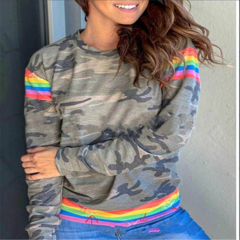 Kvinders sweatshirt med farverigt camouflage mønster og regnbue accenter Stilla