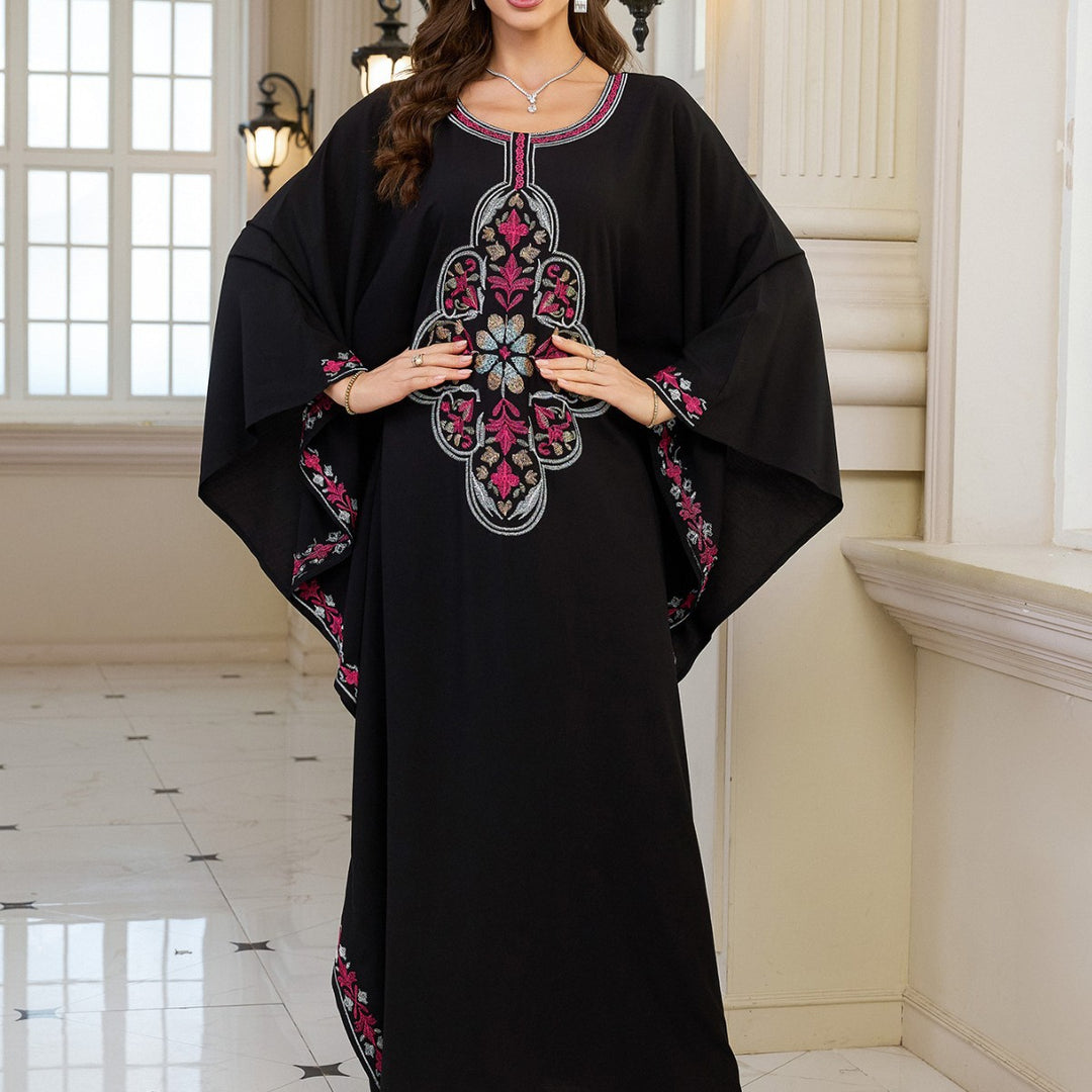 Dame kaftan kjole med kunstnerisk broderi og flydende snit Stilla