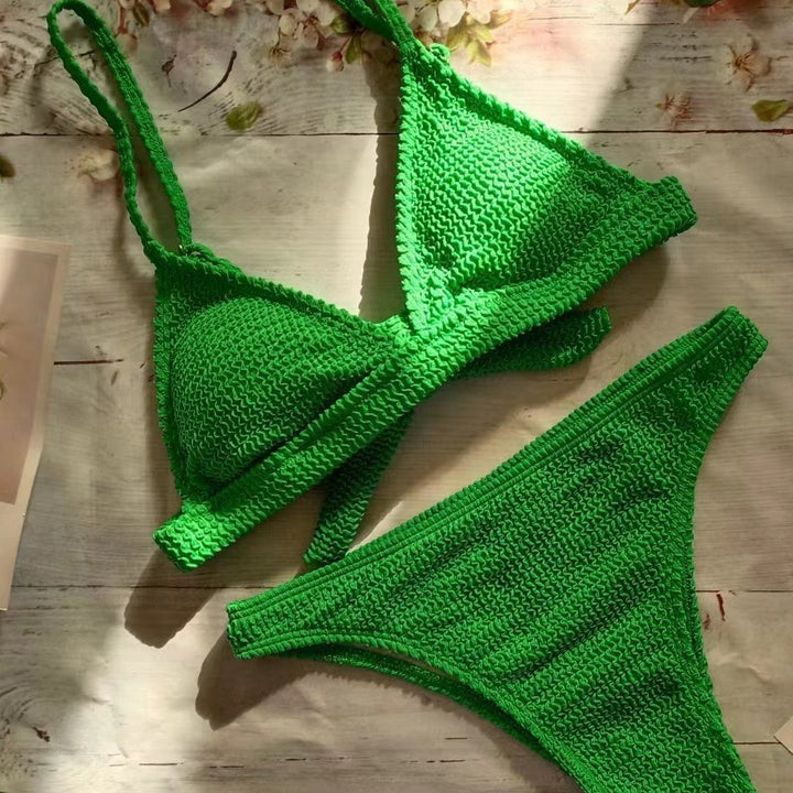 Dame flettet triangle-bikini med komfortabel pasform og mode detaljer Stilla