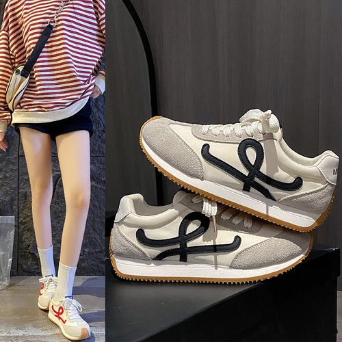 Dame Sporty Sneakers med stilfuld logo-detalje og åndbar overfladestruktur Stilla