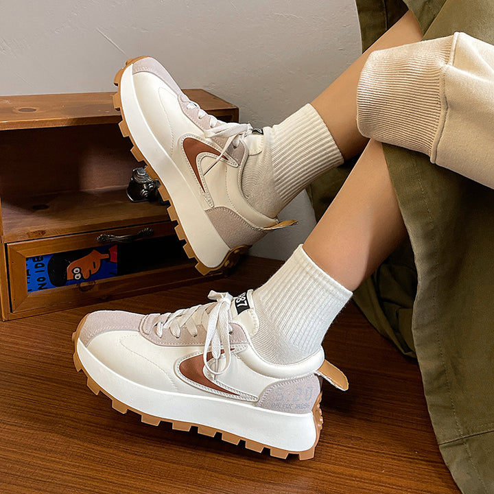Dame Sporty Sneakers med innovativ støddæmpningsteknologi og robust såleprofil Stilla