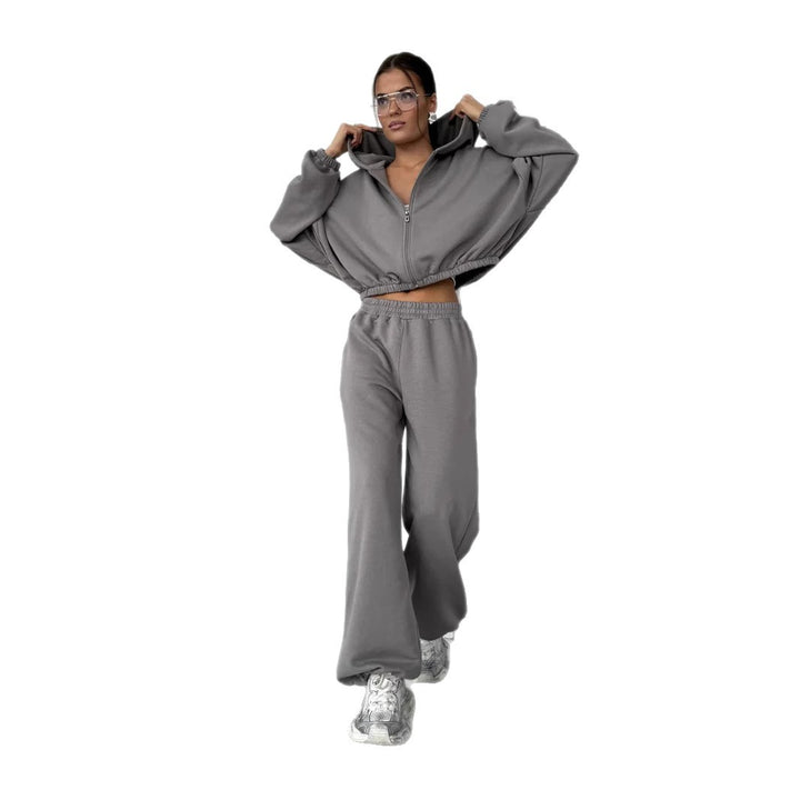Kvindernes sporty loungewear sæt med brede bukser og hoodie Skovae