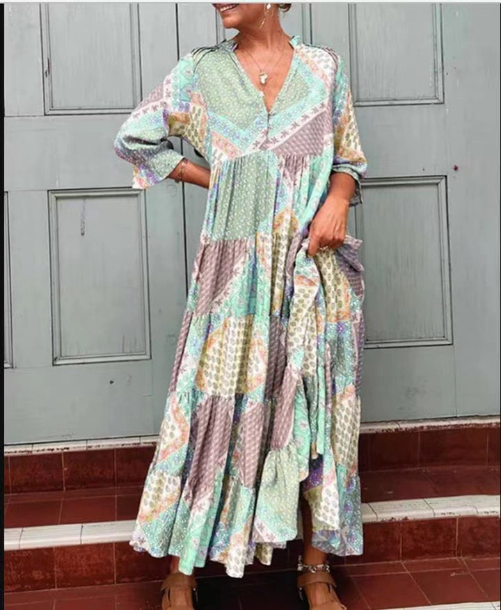 Dame nan luftige Maxikjole i patchwork-boho-stil med V-udskæring, rynket overdel og udtrækket stribekant Skovae